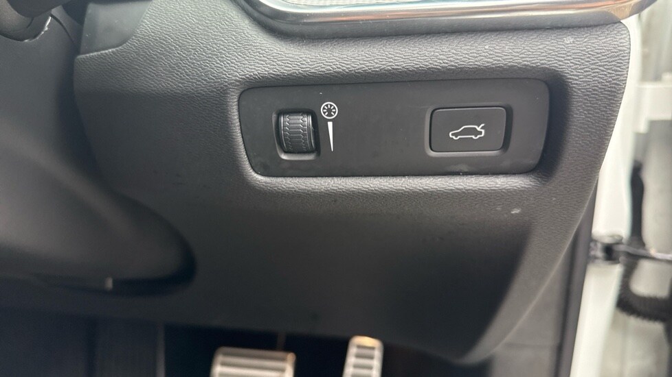 Used Volvo V60 2019 for sale - 76233968: Photo 31