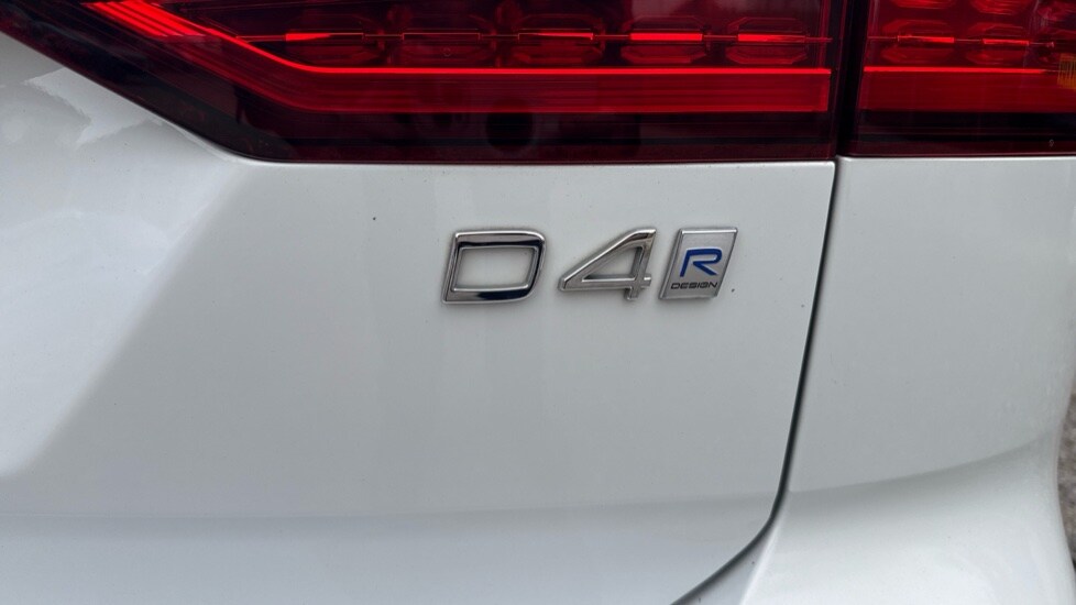 Used Volvo V60 2019 for sale - 76233968: Photo 33