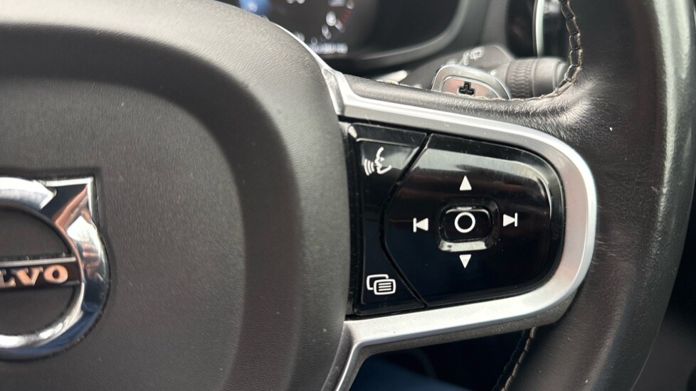 Used Volvo V60 2019 for sale - 76233968: Photo 40