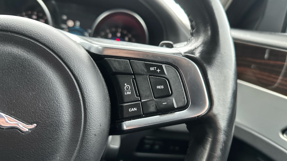 Used Jaguar XF 2018 for sale - 76942900: Photo 23