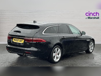 Used Jaguar XF 2018 for sale - 76942900: Photo