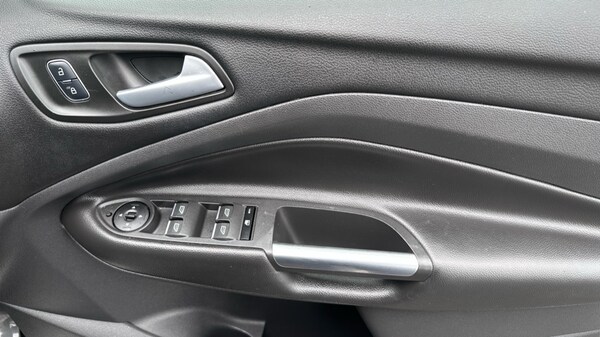Used Ford Kuga 2018 for sale - 75442953: Photo 32