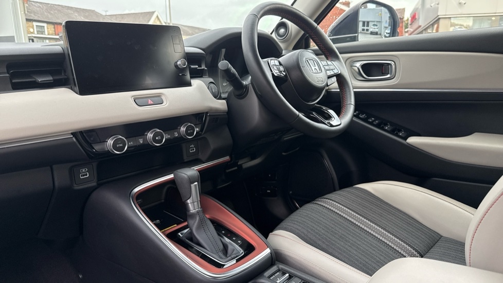 Used Honda HR-V 2024 for sale - 76404685: Photo 2