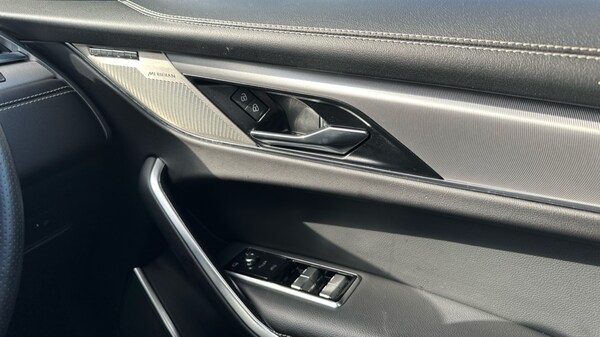 Used Jaguar F-Pace 2023 for sale - 76007998: Photo 29