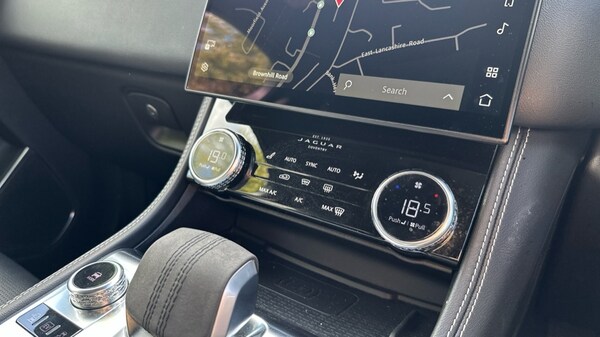 Used Jaguar F-Pace 2023 for sale - 76007998: Photo 32