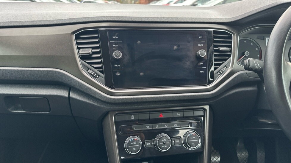 Used Volkswagen T-Roc 2019 for sale - 75715233: Photo 12