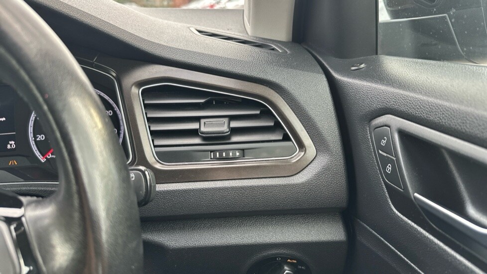 Used Volkswagen T-Roc 2019 for sale - 75715233: Photo 24