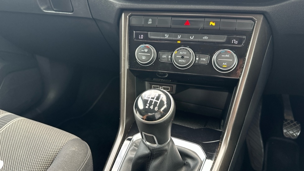 Used Volkswagen T-Roc 2019 for sale - 75715233: Photo 25