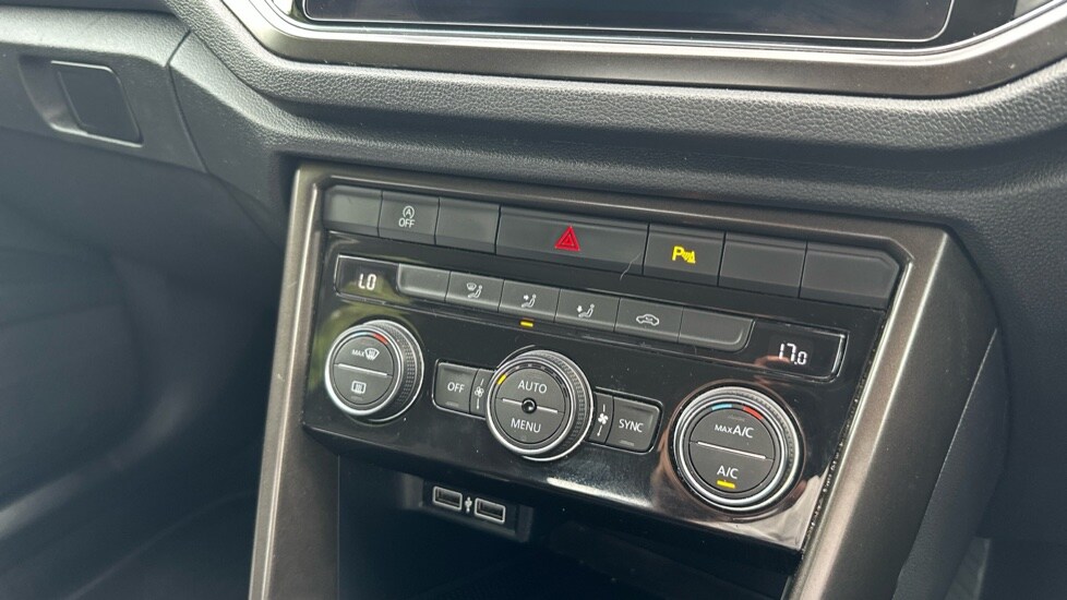Used Volkswagen T-Roc 2019 for sale - 75715233: Photo 29
