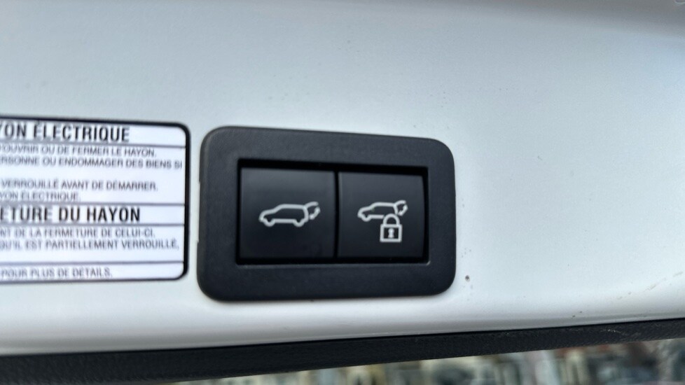 Used Toyota Yaris Cross 2023 for sale - 76079436: Photo 33