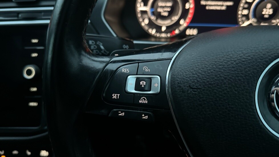 Used Volkswagen Tiguan 2018 for sale - 76749944: Photo 22