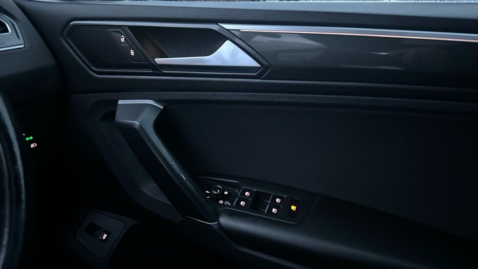 Used Volkswagen Tiguan 2018 for sale - 76749944: Photo 29