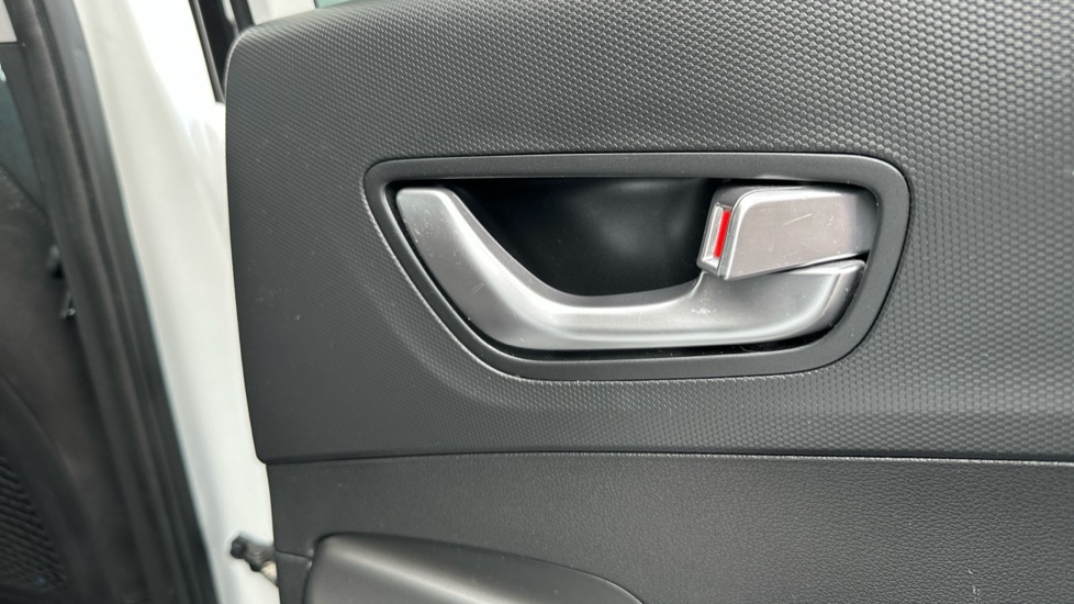 Used Hyundai KONA 2021 for sale - 76176288: Photo 31