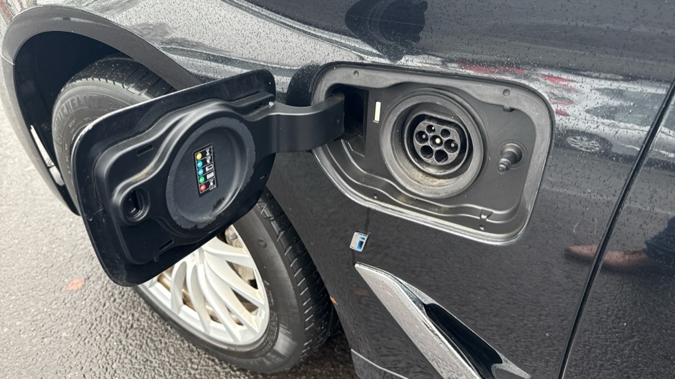 Used BMW 5 Series 2018 for sale - 76847217: Photo 38