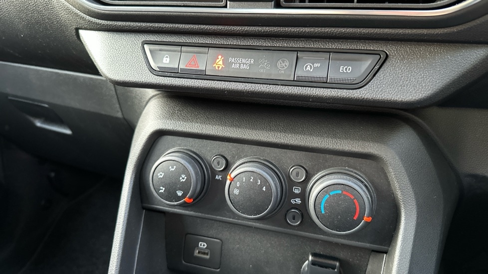 Used Dacia Sandero Stepway 2021 for sale - 76847171: Photo 32