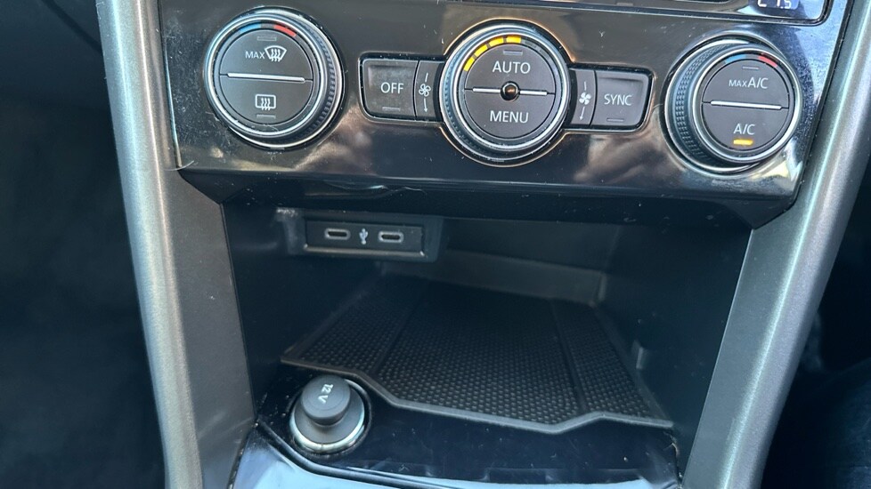 Used Volkswagen T-Roc 2020 for sale - 76586973: Photo 29