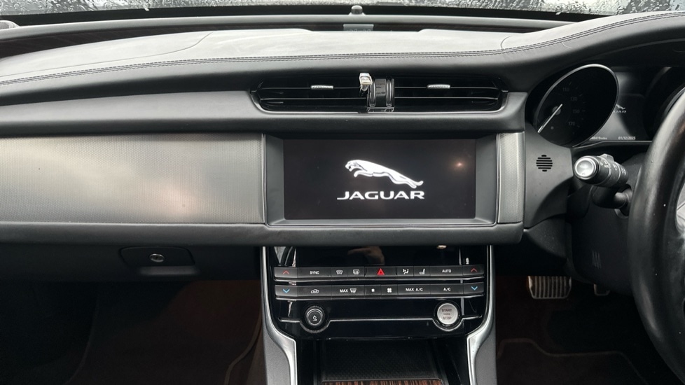 Used Jaguar XF 2018 for sale - 76817649: Photo 12