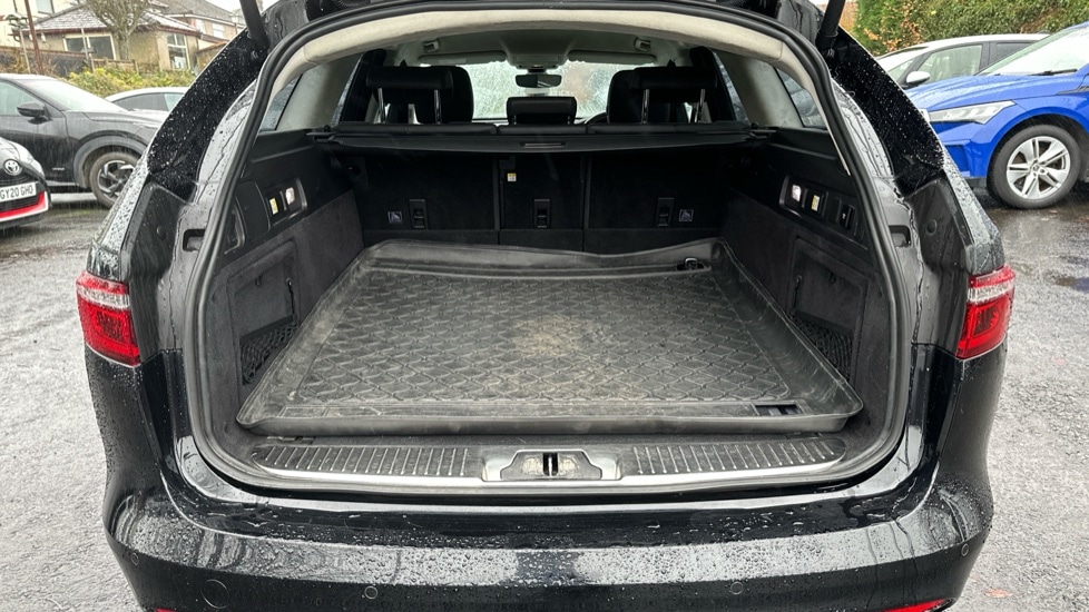 Used Jaguar XF 2018 for sale - 76817649: Photo 15