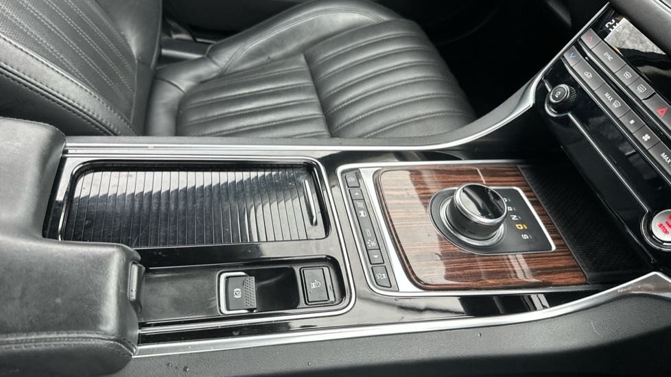 Used Jaguar XF 2018 for sale - 76817649: Photo 27