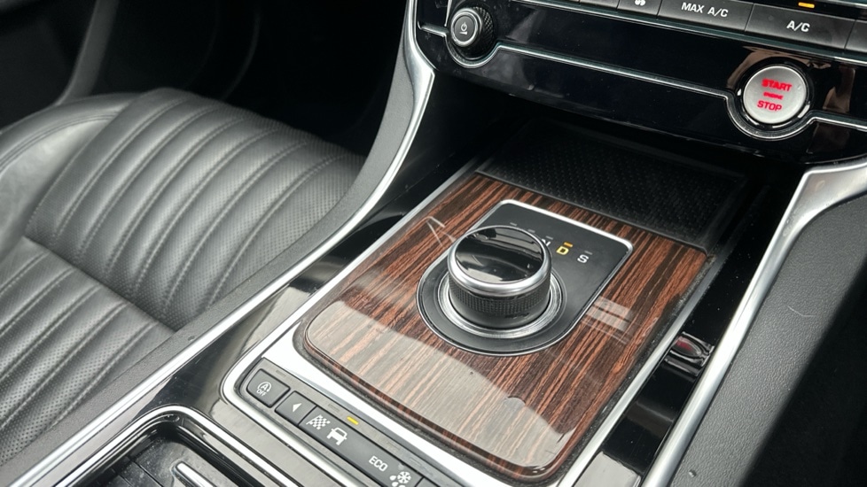 Used Jaguar XF 2018 for sale - 76817649: Photo 28