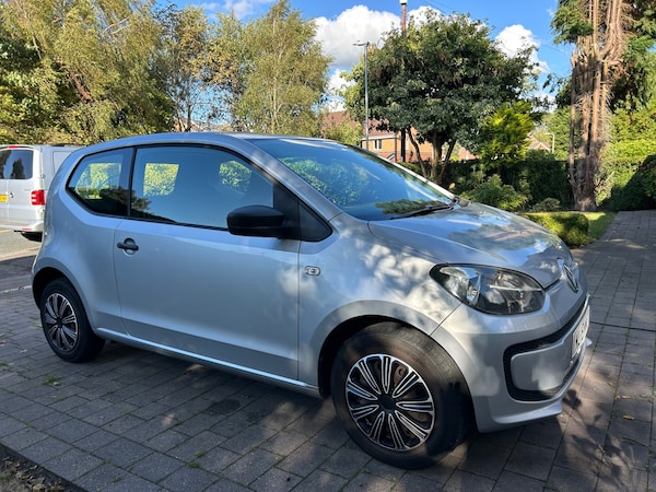 Used Volkswagen up! 2015 for sale - 75628250: Photo 1
