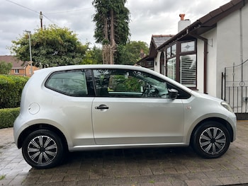 Used Volkswagen up! 2015 for sale - 75628250: Photo