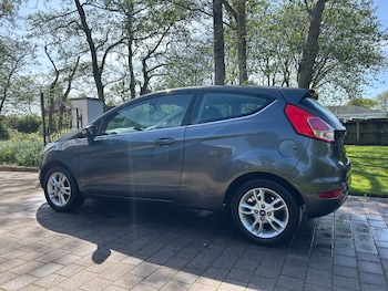 Used Ford Fiesta 2015 for sale - 76089336: Photo