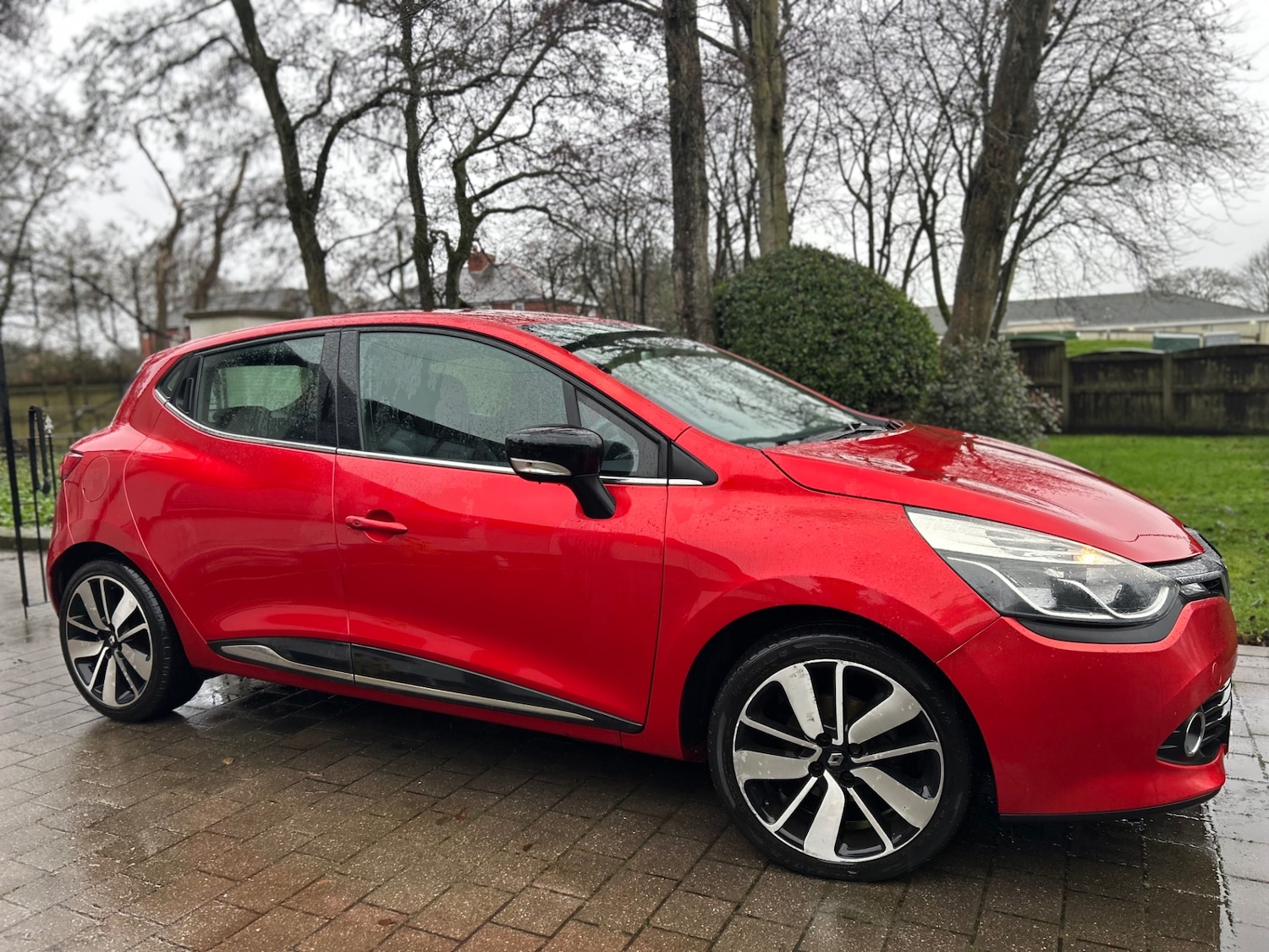 Used Renault Clio 2016 for sale - 76885226: Photo 2