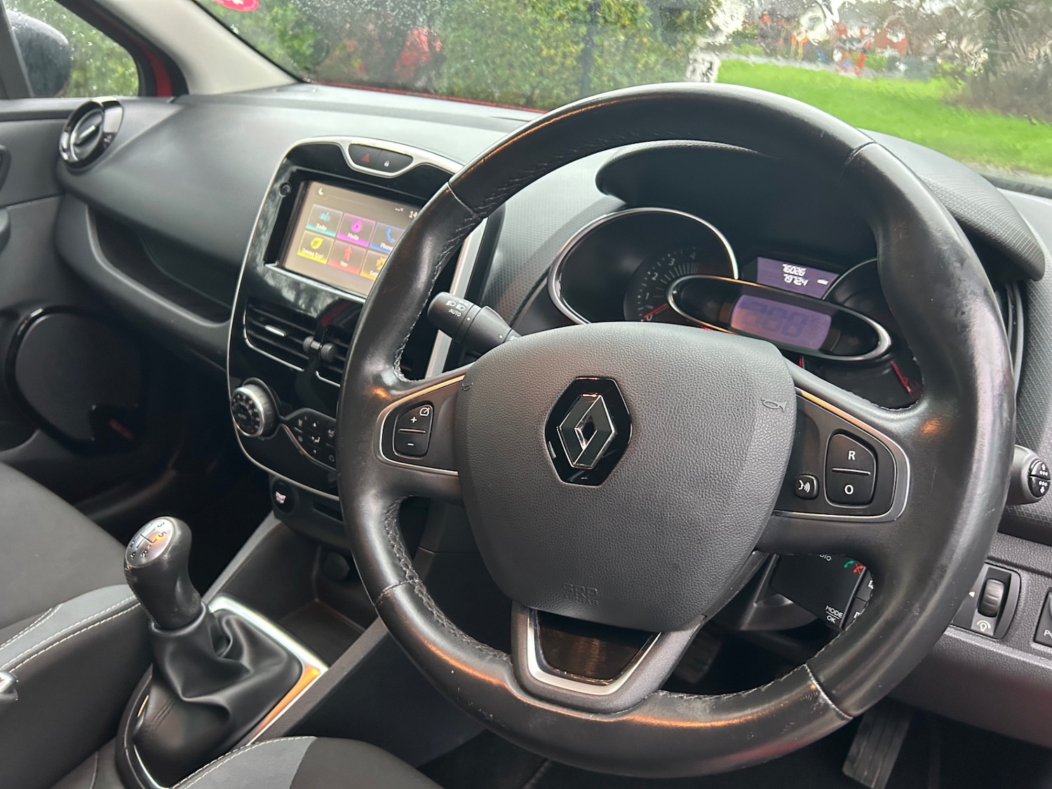 Used Renault Clio 2016 for sale - 76885226: Photo 29