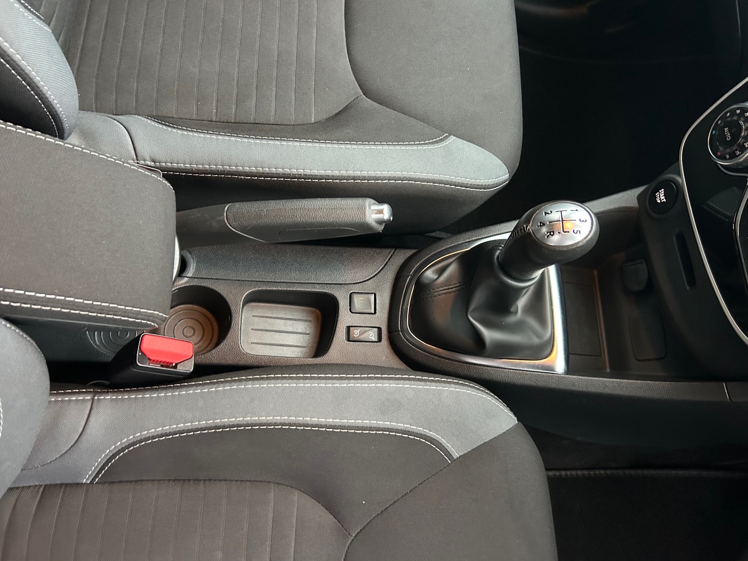 Used Renault Clio 2016 for sale - 76885226: Photo 31