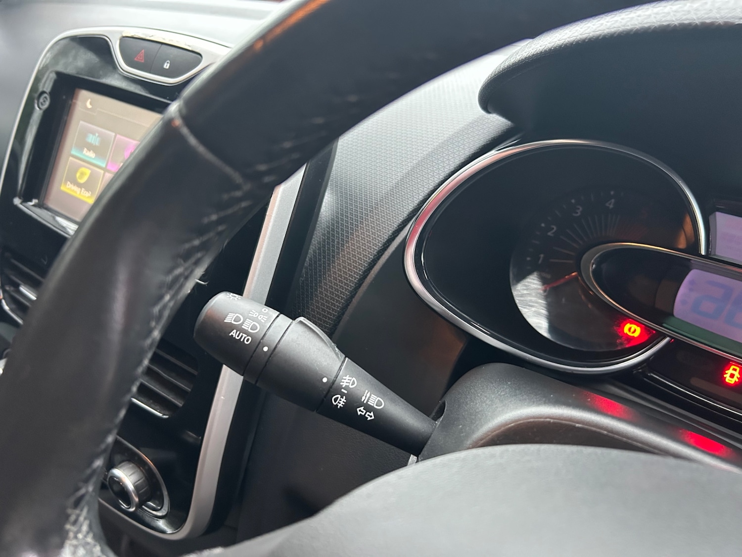 Used Renault Clio 2016 for sale - 76885226: Photo 33