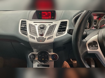 Used Ford Fiesta 2010 for sale - 76555362: Photo