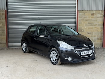 Used Peugeot 208 2013 for sale - 79551917: Photo