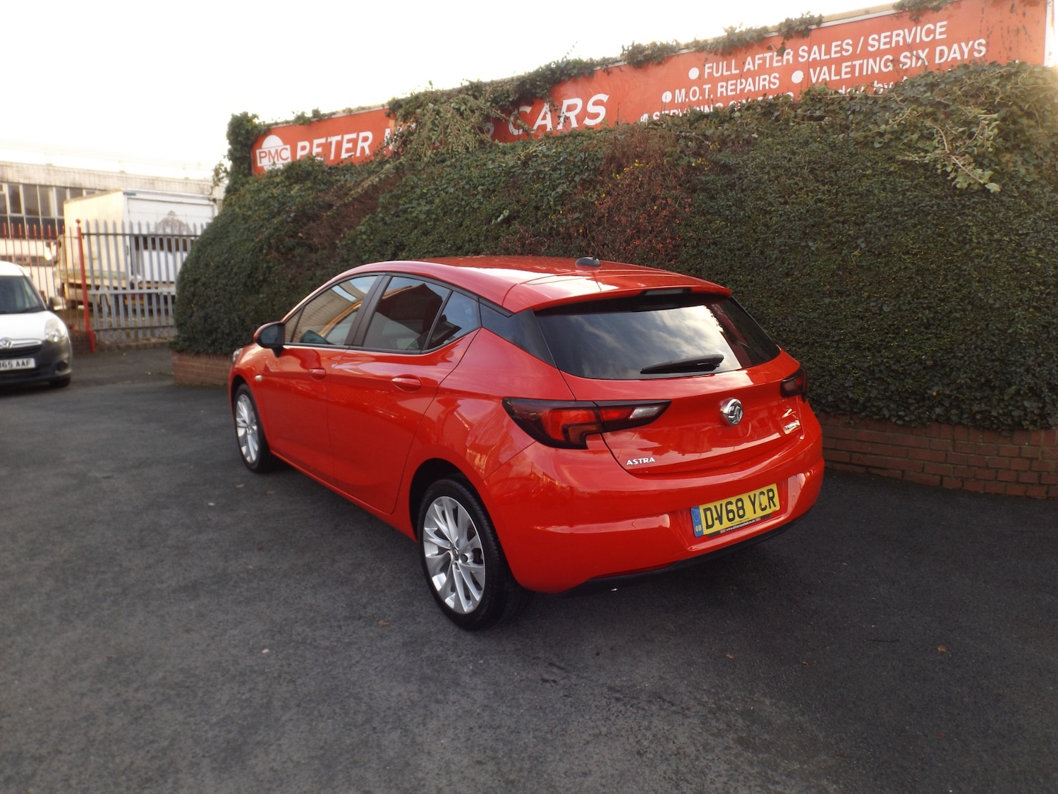 Used Vauxhall Astra 2018 for sale - 77045502: Photo 2