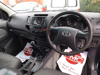 Used Toyota Hilux 2012 for sale - 76720070: Photo