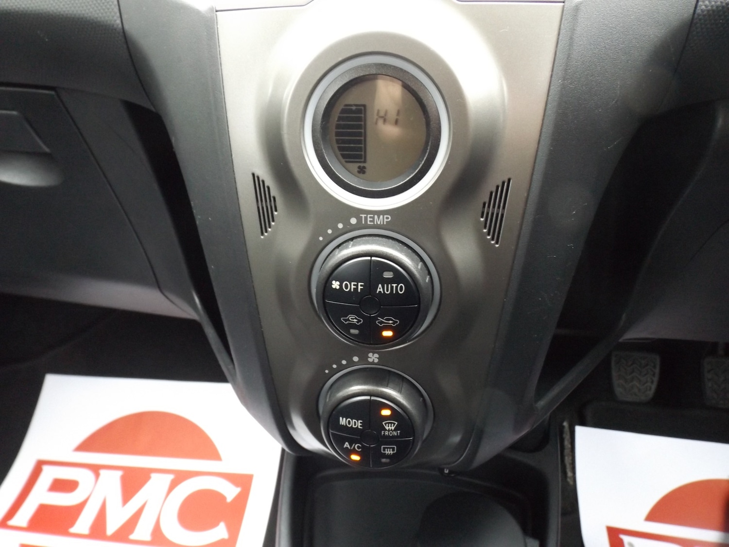 Used Toyota Yaris 2011 for sale - 76288516: Photo 4