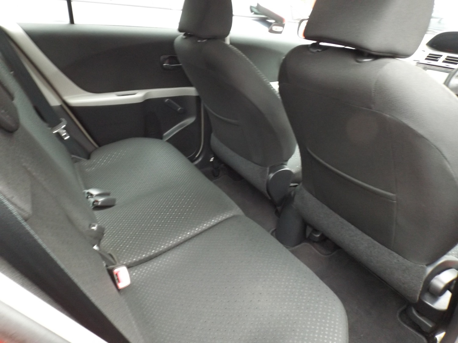 Used Toyota Yaris 2011 for sale - 76288516: Photo 6