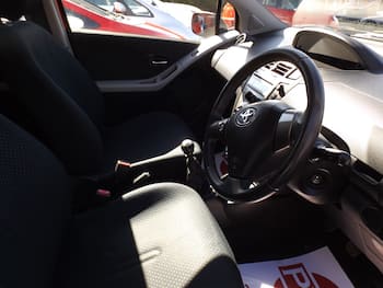 Used Toyota Yaris 2010 for sale - 79640050: Photo