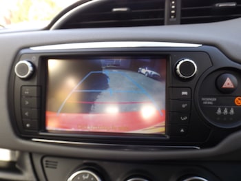 Used Toyota Yaris 2015 for sale - 75178446: Photo