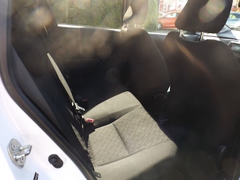 Used Toyota Yaris 2013 for sale - 77847478: Photo