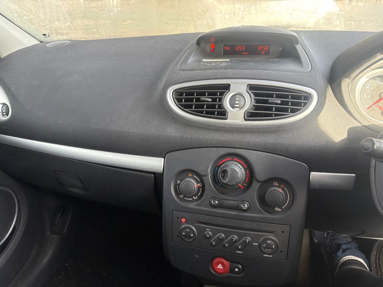 Used Renault Clio 2008 for sale - 77635193: Photo 10