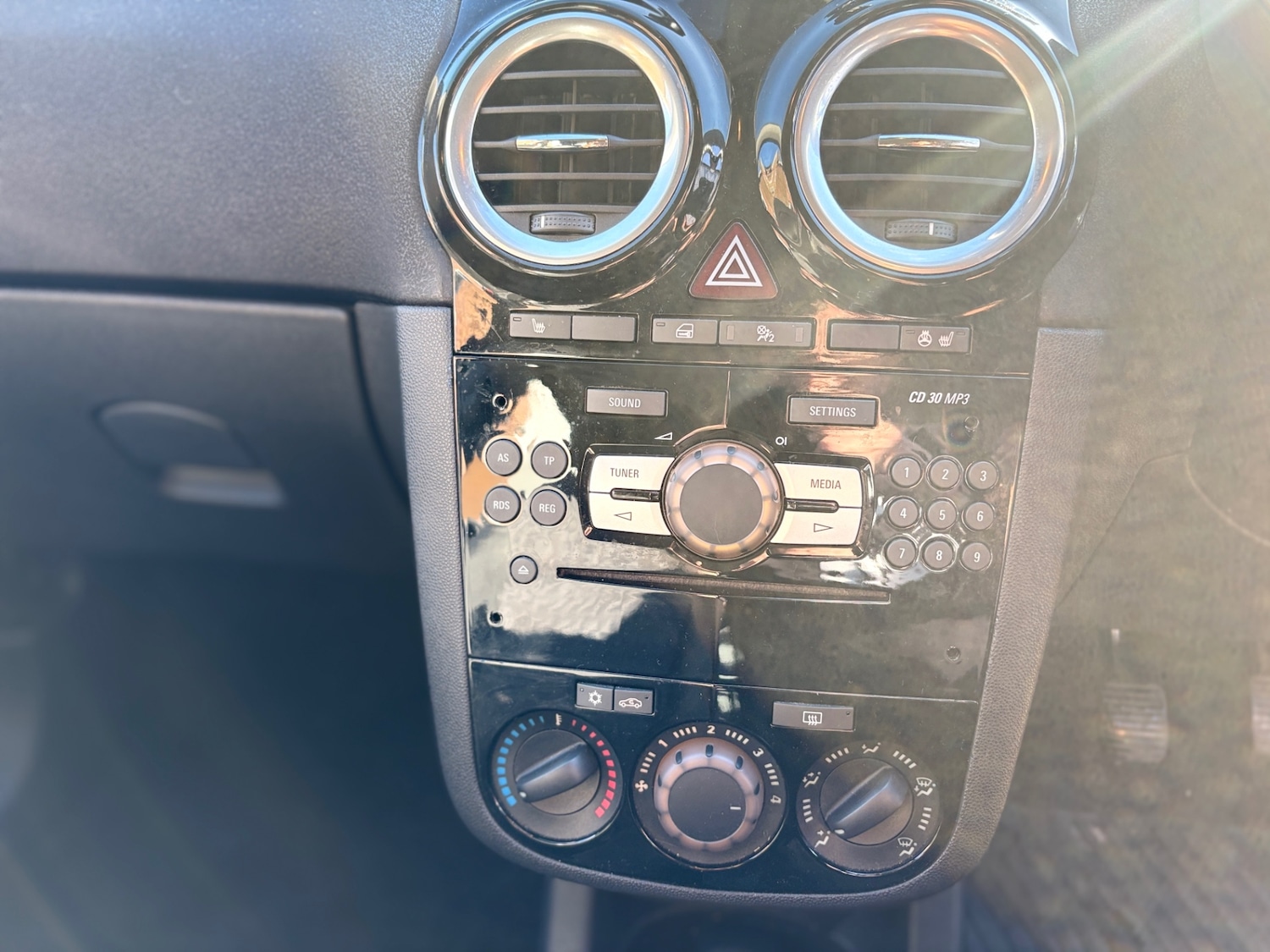 Used Vauxhall Corsa 2013 for sale - 77098220: Photo 11