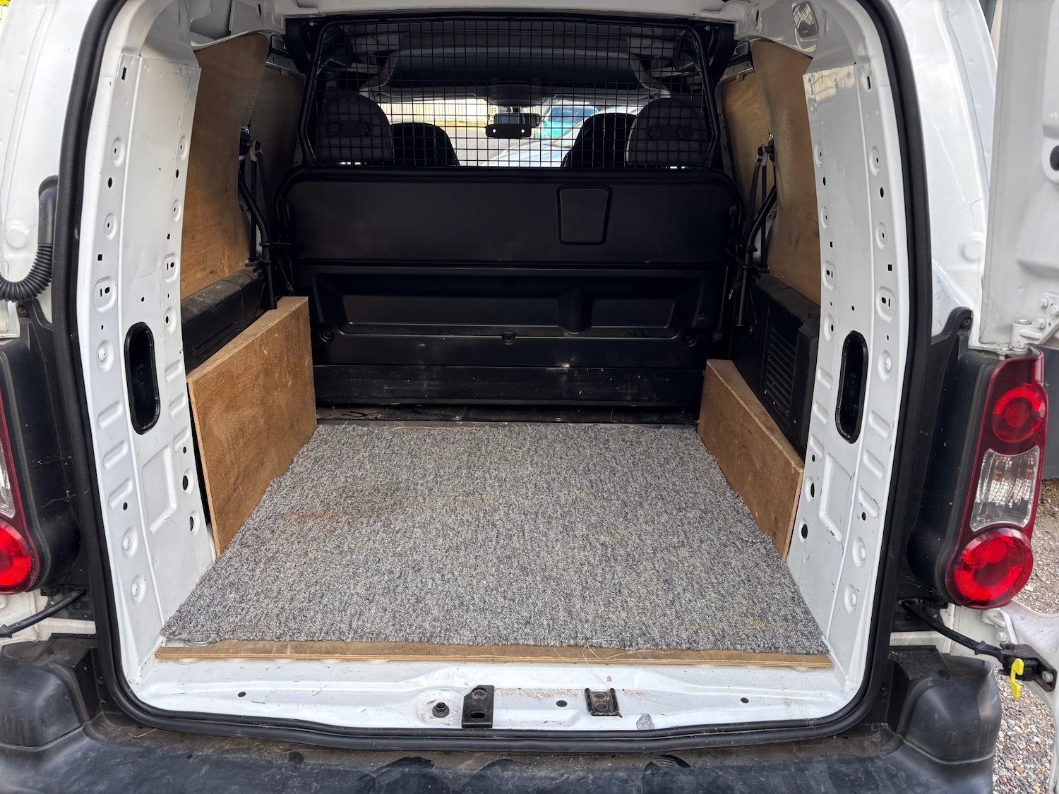 Used Peugeot Partner 2014 for sale - 76255855: Photo 8