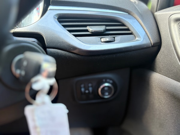 Used Vauxhall Corsa 2016 for sale - 75524619: Photo 14