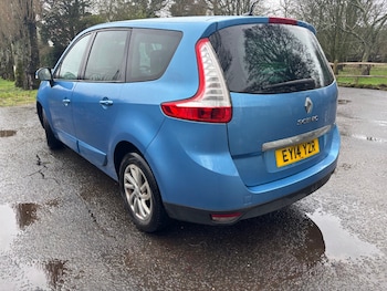 Used Renault Grand Scenic 2014 for sale - 77502917: Photo
