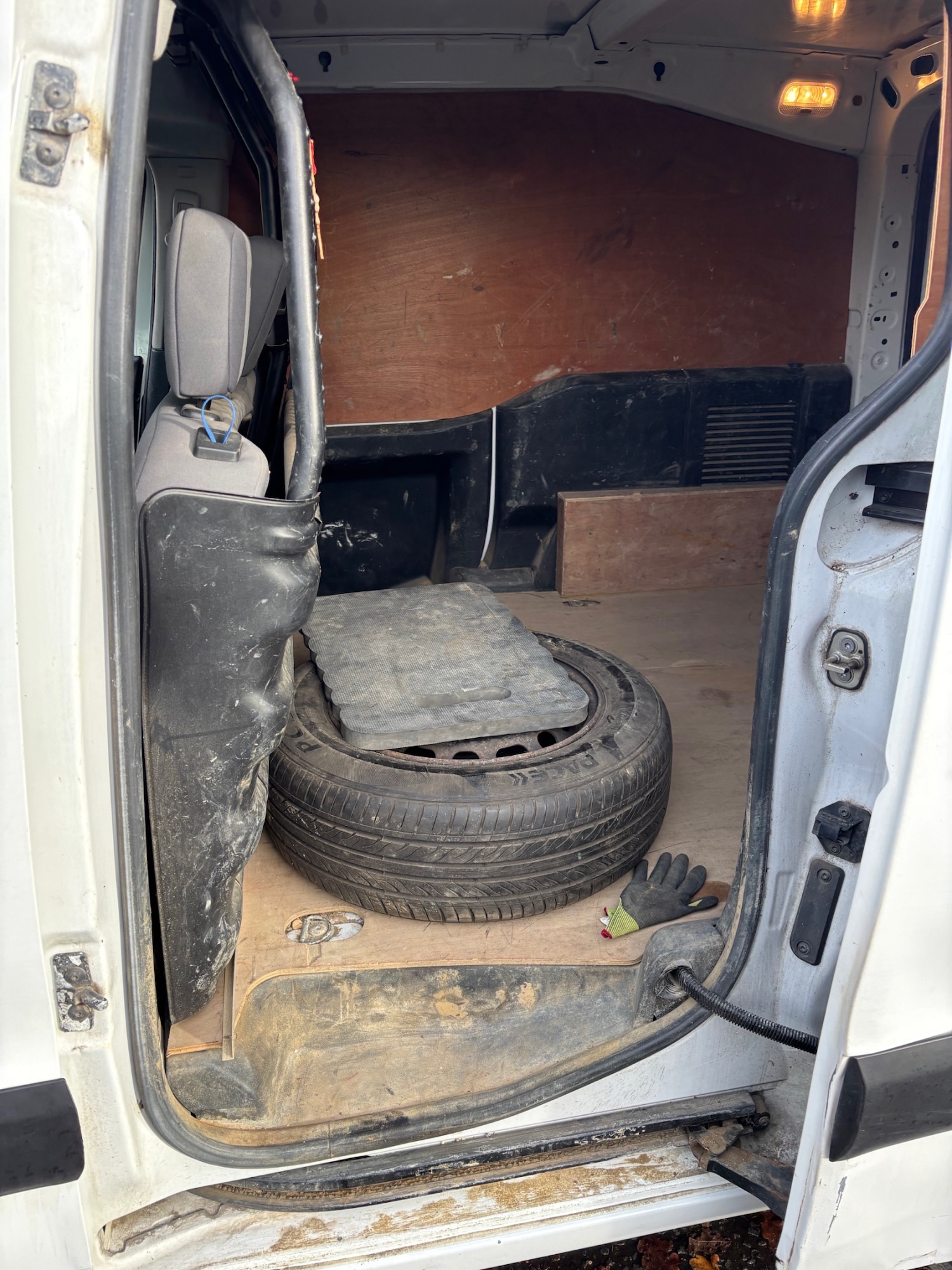 Used Peugeot Partner 2014 for sale - 77061485: Photo 10