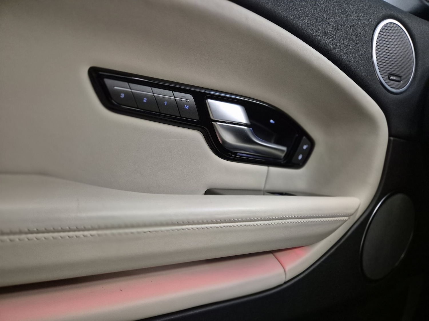 Used Land Rover Range Rover Evoque 2018 for sale - 77038944: Photo 40