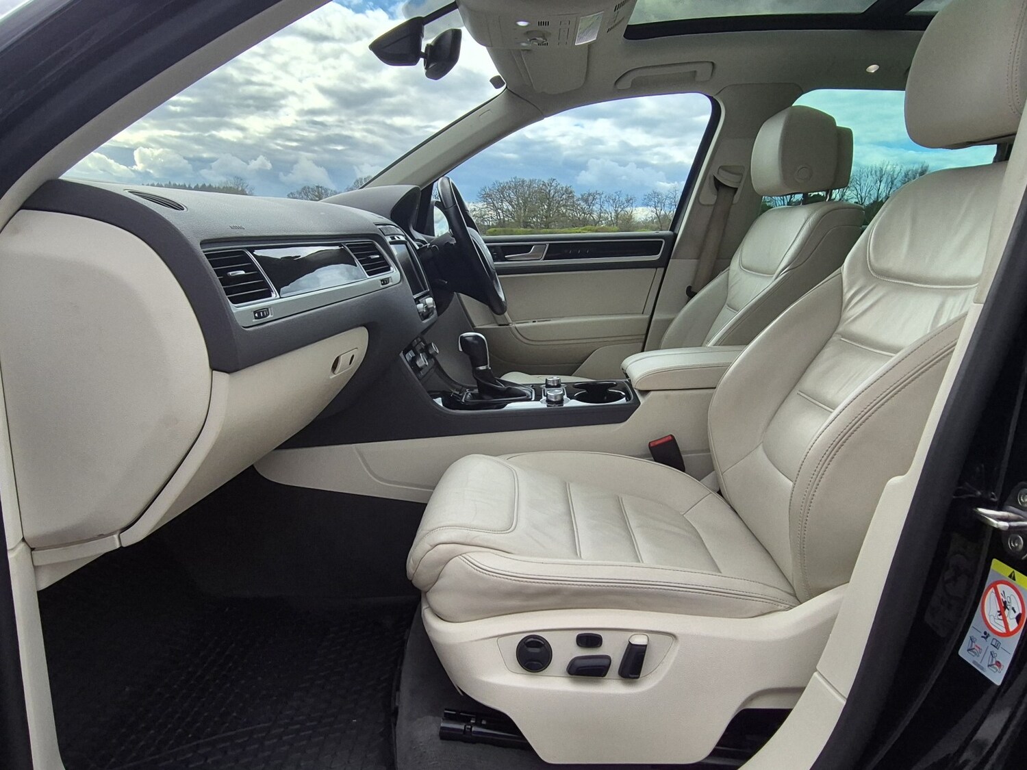 Used Volkswagen Touareg 2017 for sale - 78105961: Photo 25