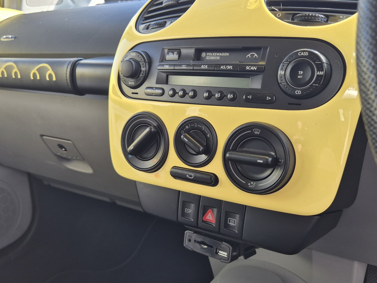 Used Volkswagen Beetle 2000 for sale - 77954075: Photo 19