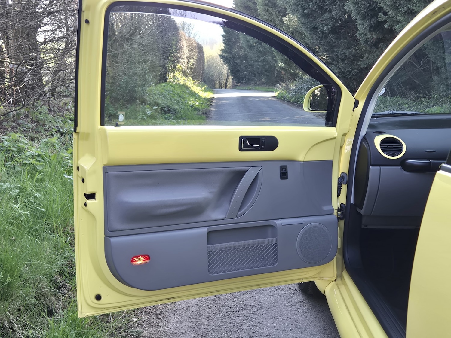 Used Volkswagen Beetle 2000 for sale - 77954075: Photo 25